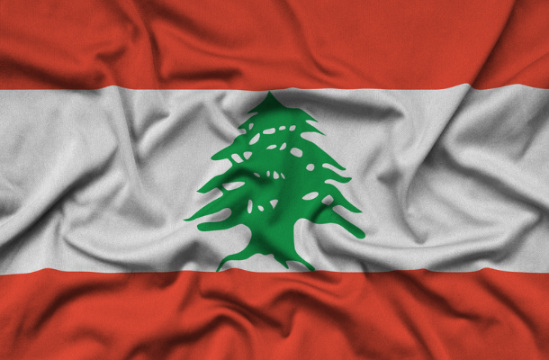 Pin's de l'amitié drapeaux Liban-France Flags
