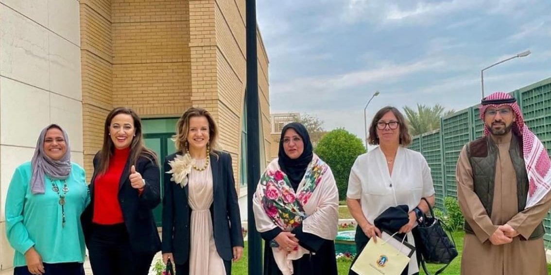 D8E59F8E-4DAC-4456-BC41-2FEFC78A324D